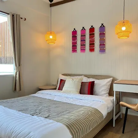Ease At Sathorn Hostel And Coworking Space