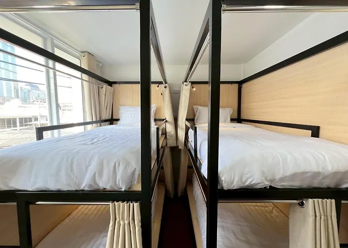 Auberge de jeunesse Ease At Sathorn And Coworking Space Bangkok