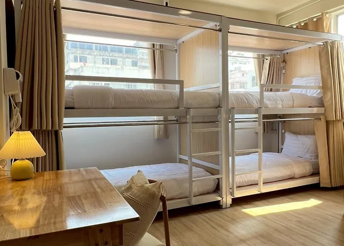 Ease At Sathorn And Coworking Space Auberge de jeunesse Bangkok