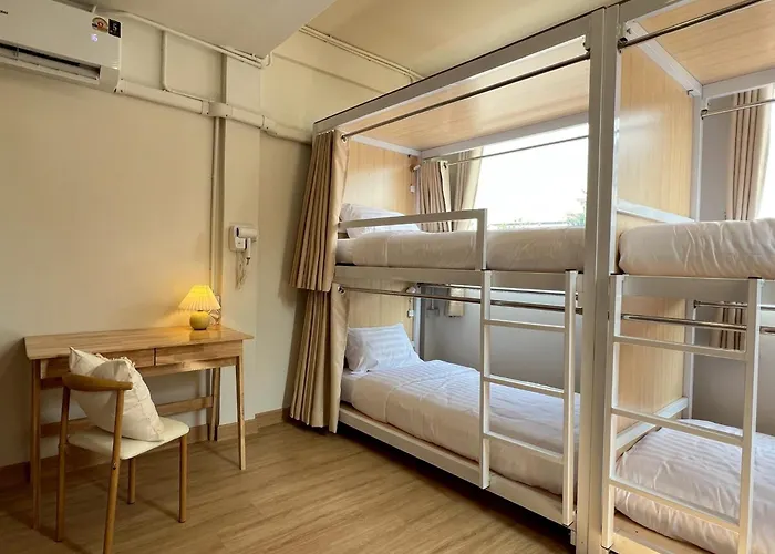 Auberge de jeunesse Ease At Sathorn And Coworking Space Bangkok